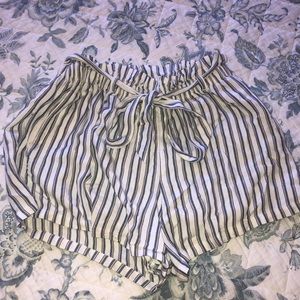 cute flowy shorts!